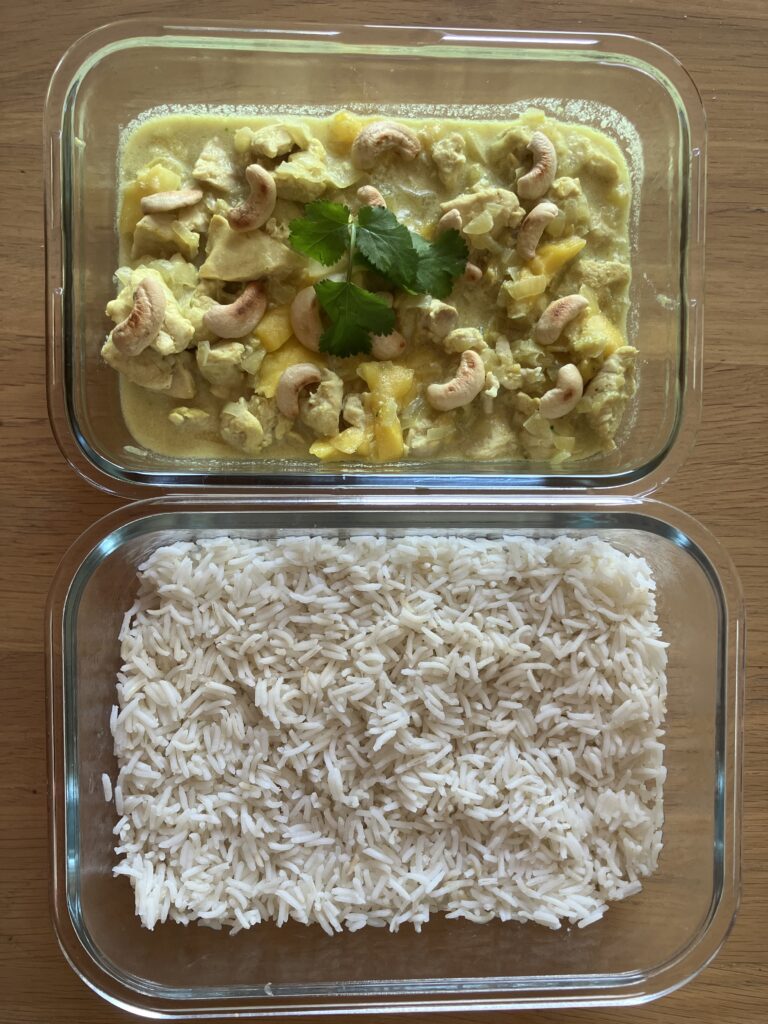 Curry de poulet coco cajou préparé en batch cooking à domicile Marseille